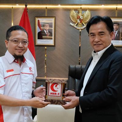 Audiensi dengan Yayasan Bantuan Hukum dan Medical Emergency Rescue 